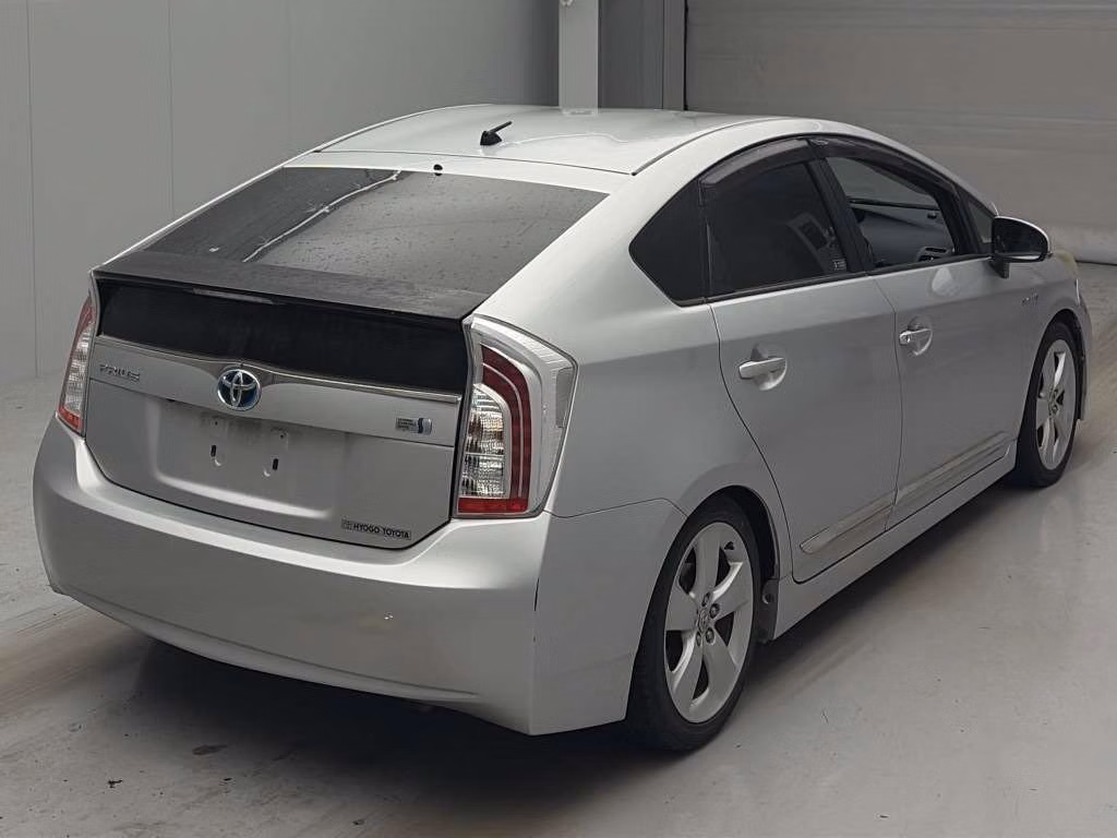 TOYOTA PRIUS