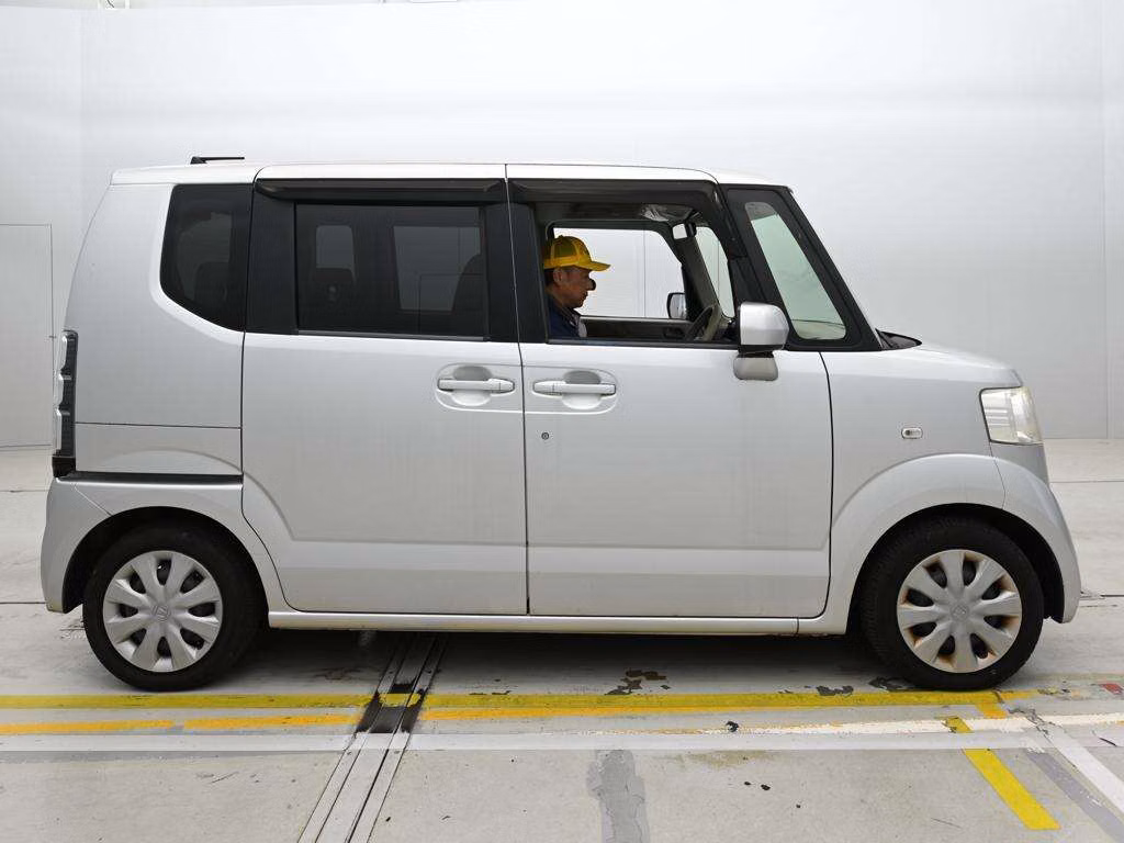 HONDA N-BOX+