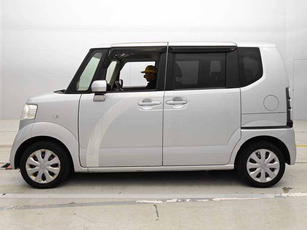 HONDA N-BOX+