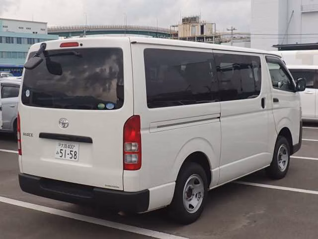 TOYOTA REGIUS ACE