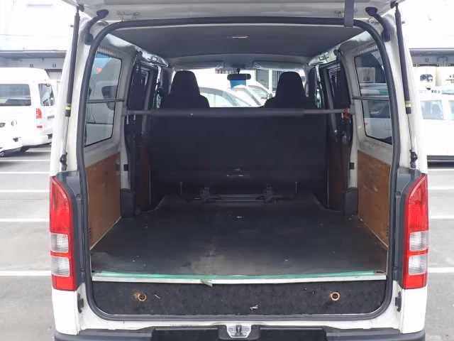 TOYOTA REGIUS ACE