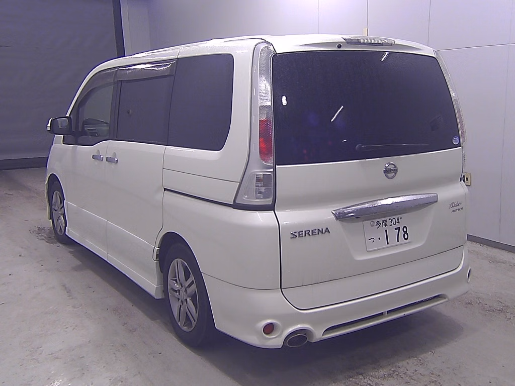 NISSAN SERENA