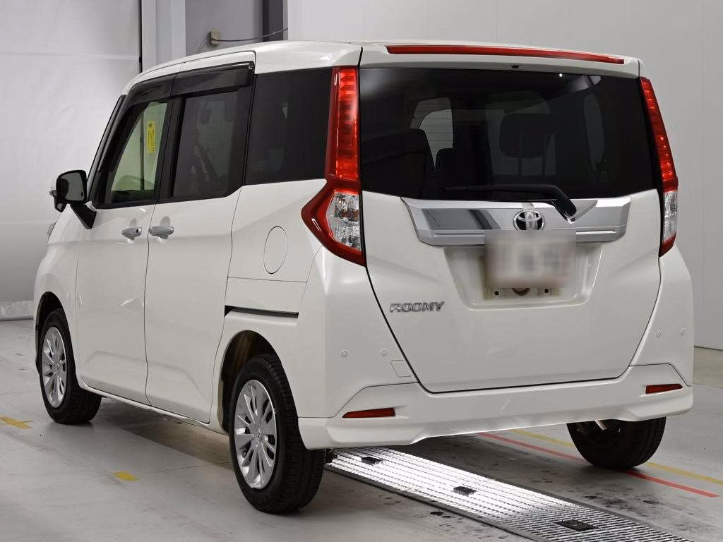 TOYOTA ROOMY