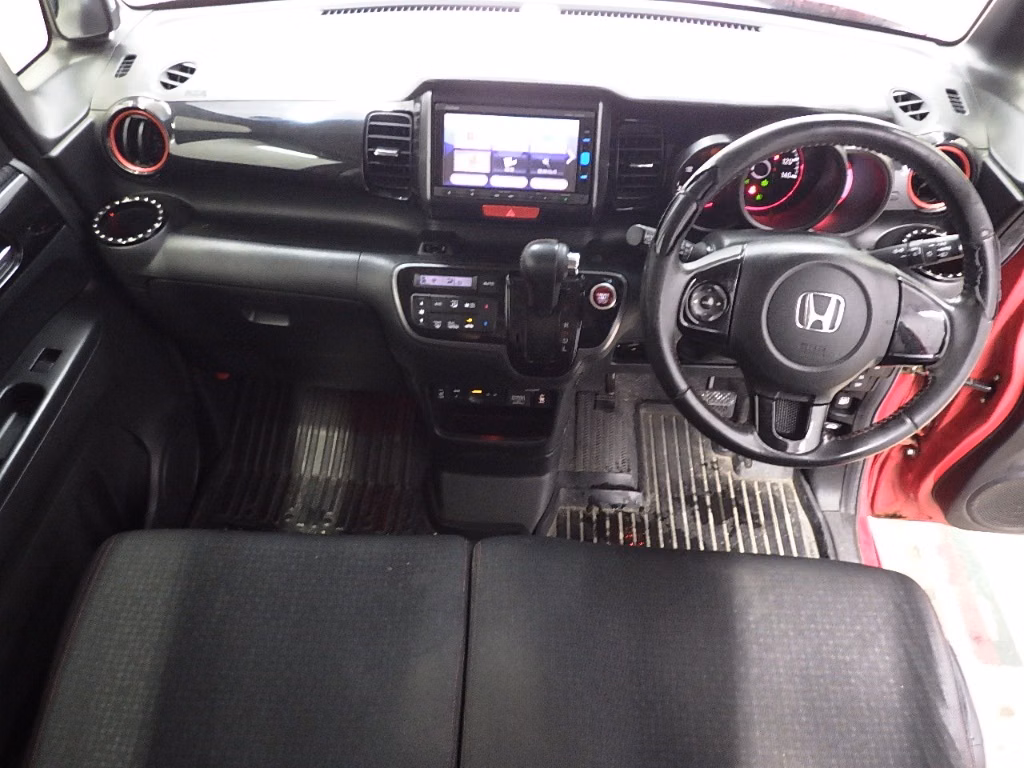 HONDA N-BOX+