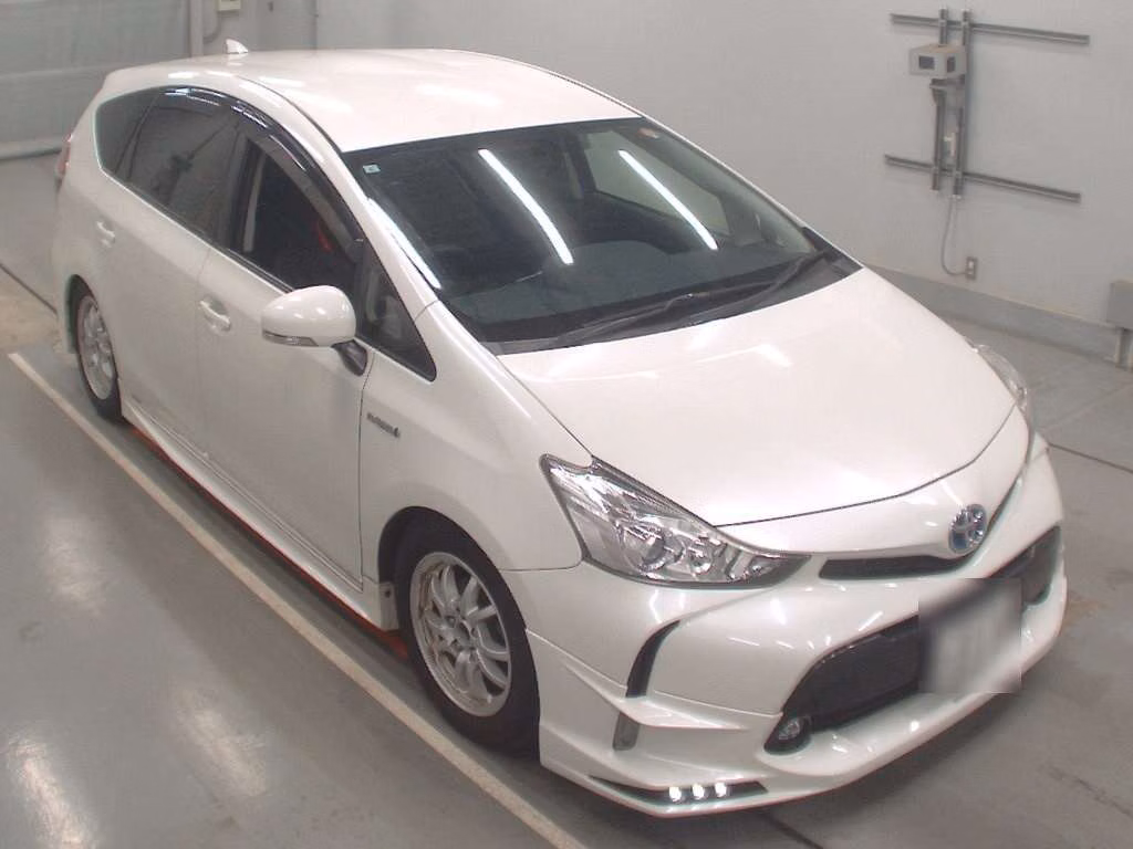 TOYOTA PRIUS ALPHA