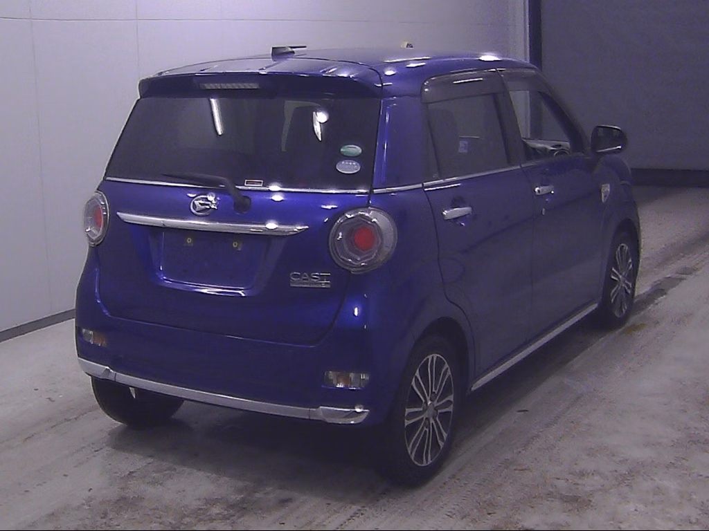 DAIHATSU CAST
