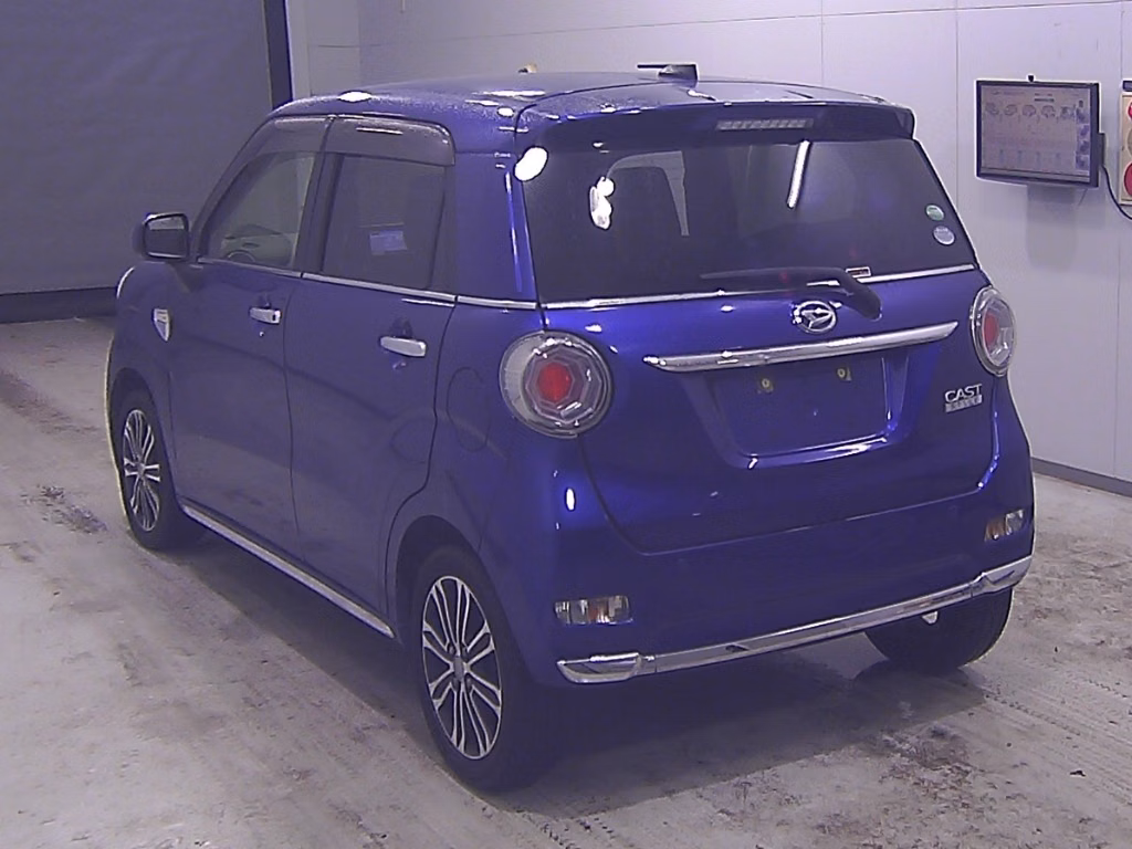 DAIHATSU CAST