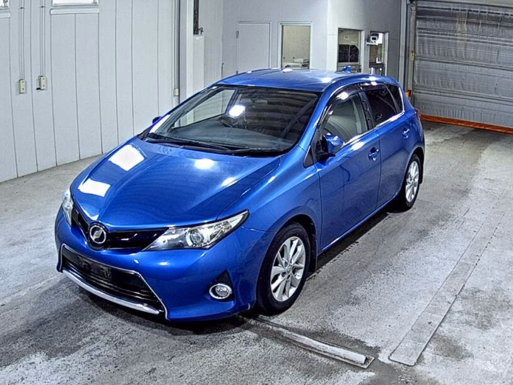 TOYOTA AURIS