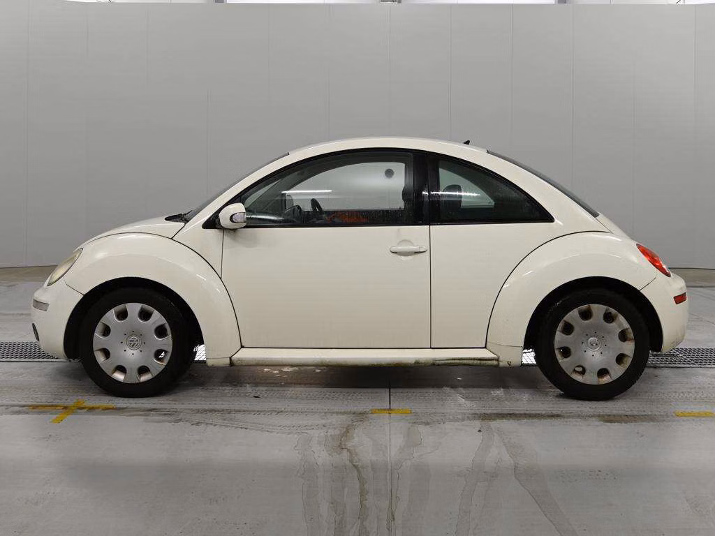 VOLKSWAGEN BEETLE