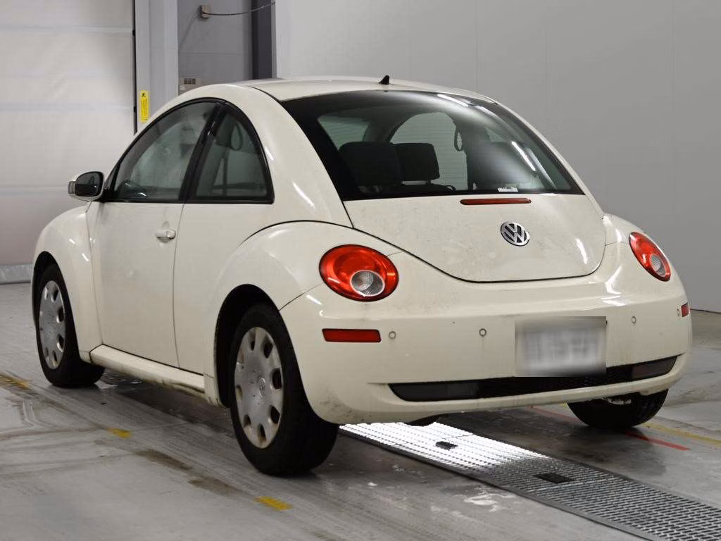 VOLKSWAGEN BEETLE