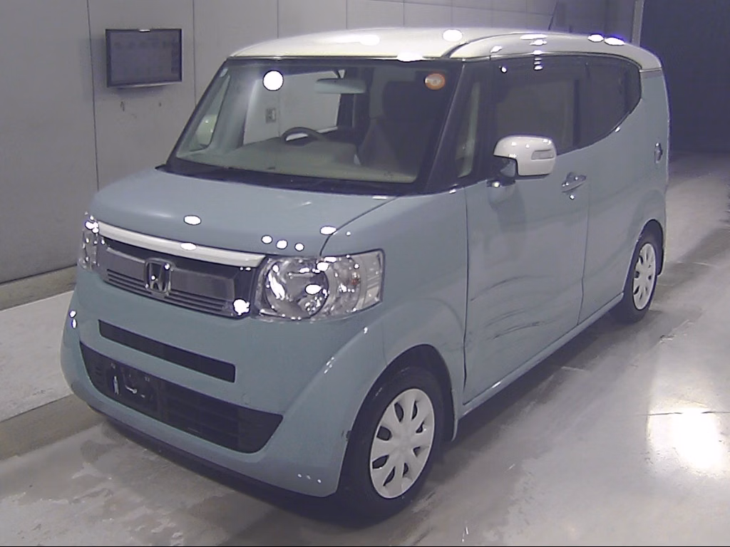 HONDA N-BOX SLASH