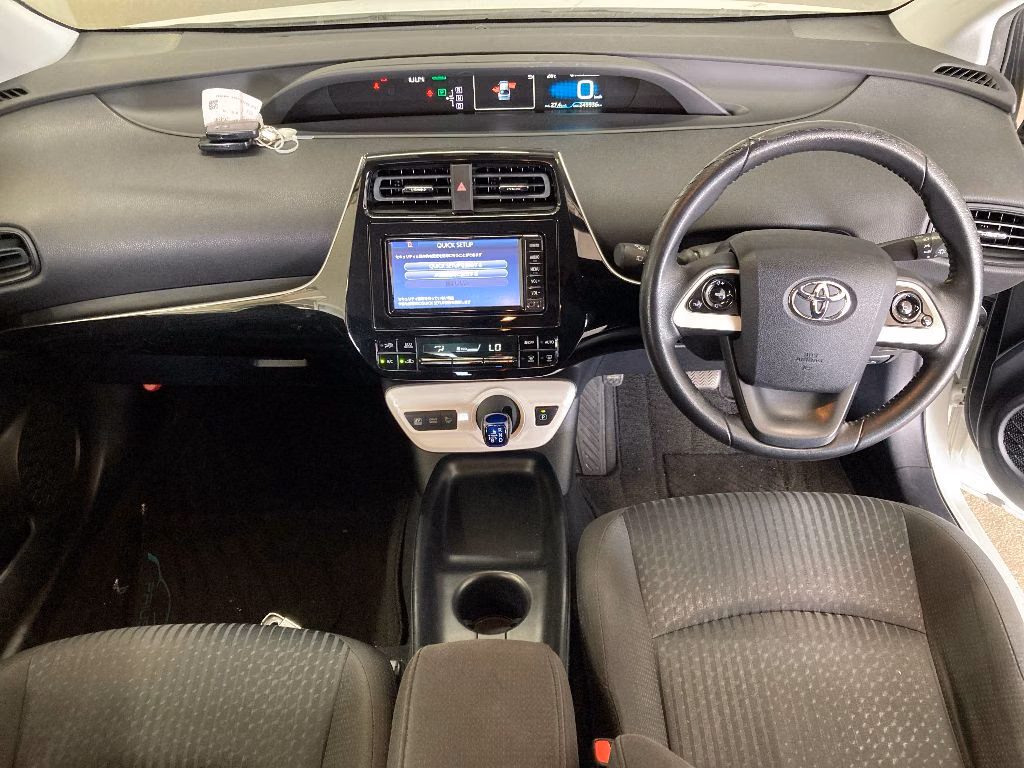 TOYOTA PRIUS