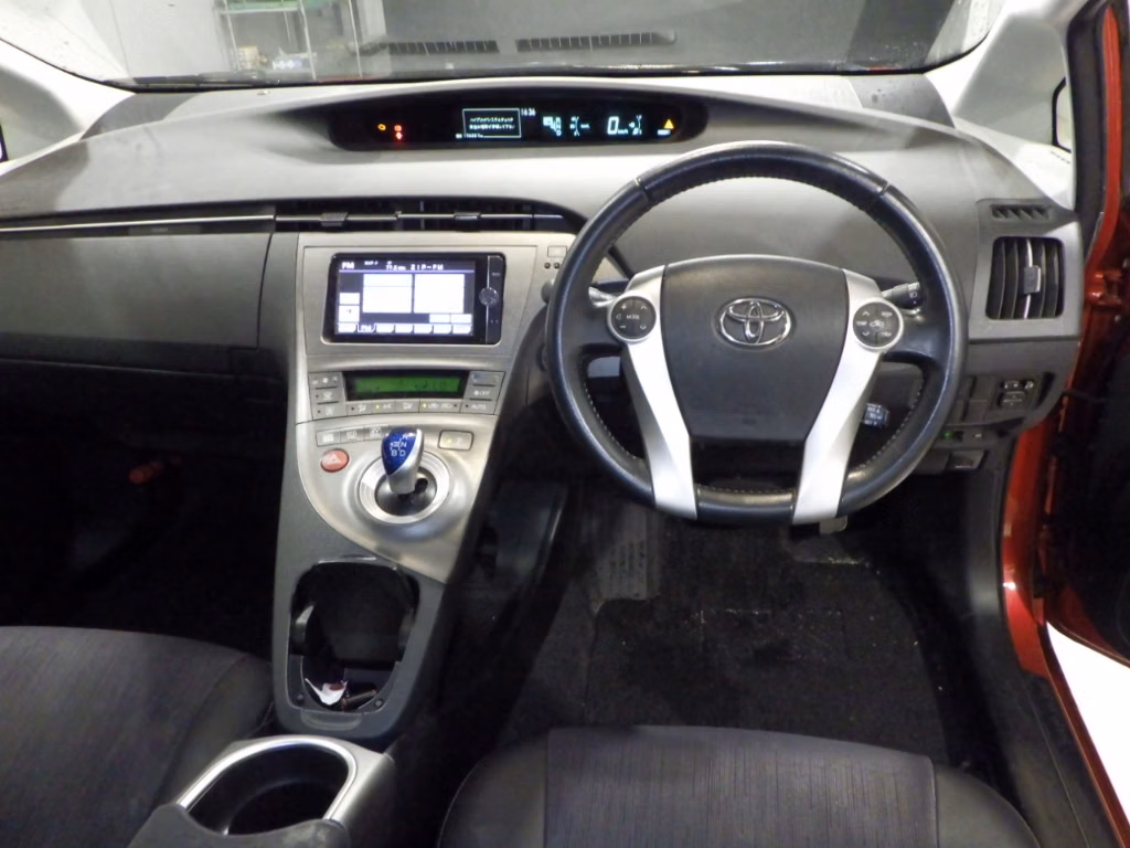 TOYOTA PRIUS