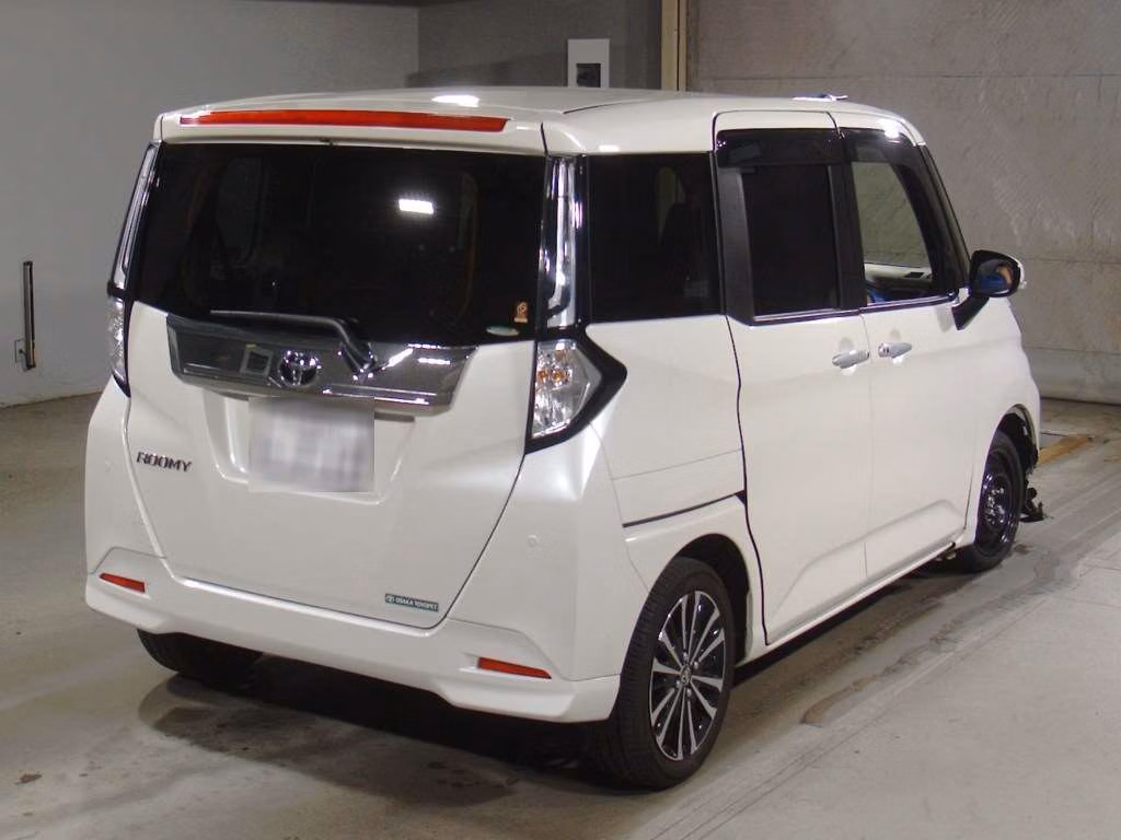 TOYOTA ROOMY