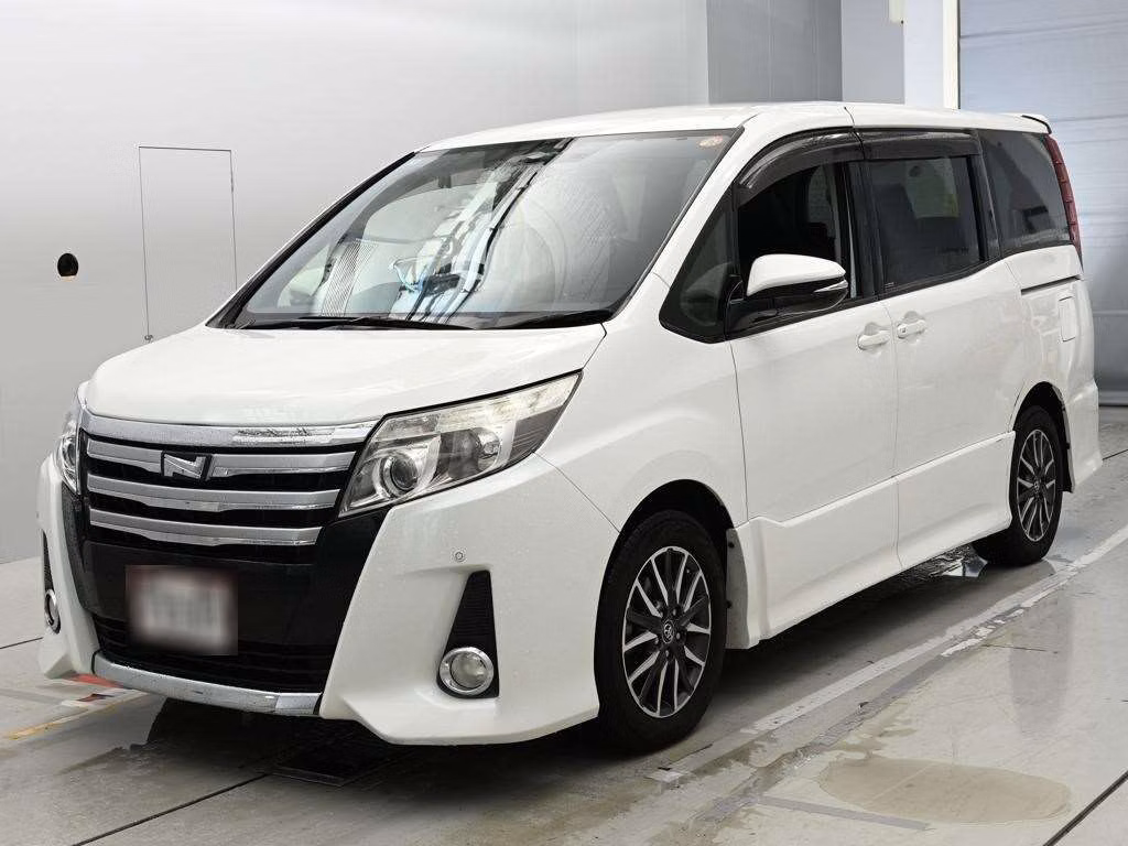 TOYOTA NOAH