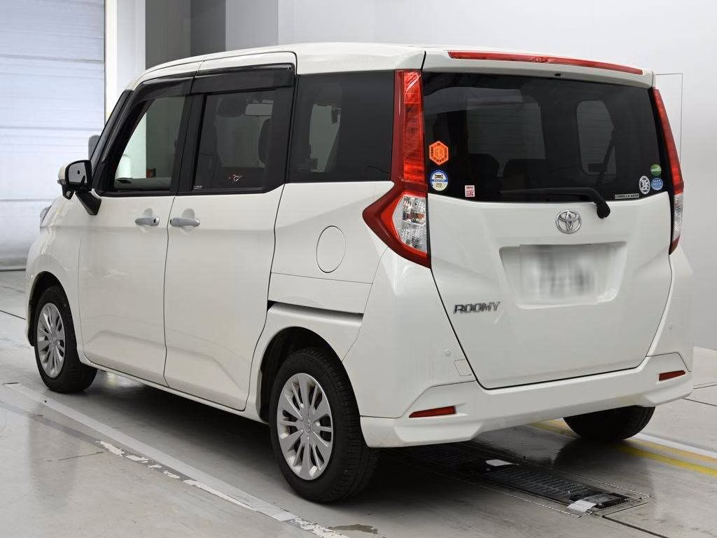 TOYOTA ROOMY