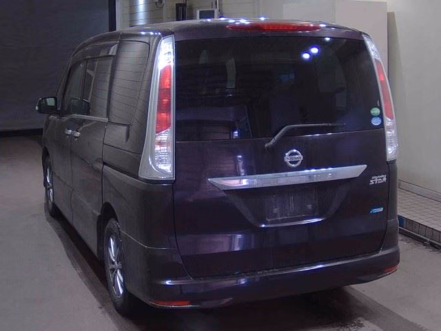 NISSAN SERENA