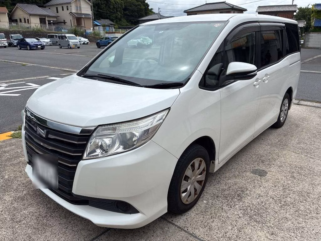 TOYOTA NOAH
