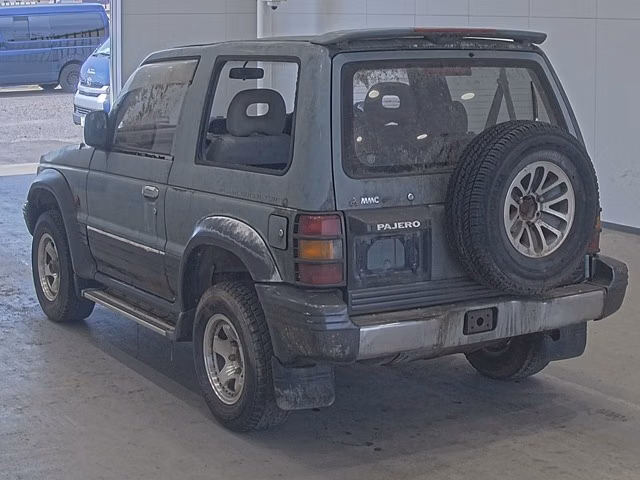 MITSUBISHI PAJERO