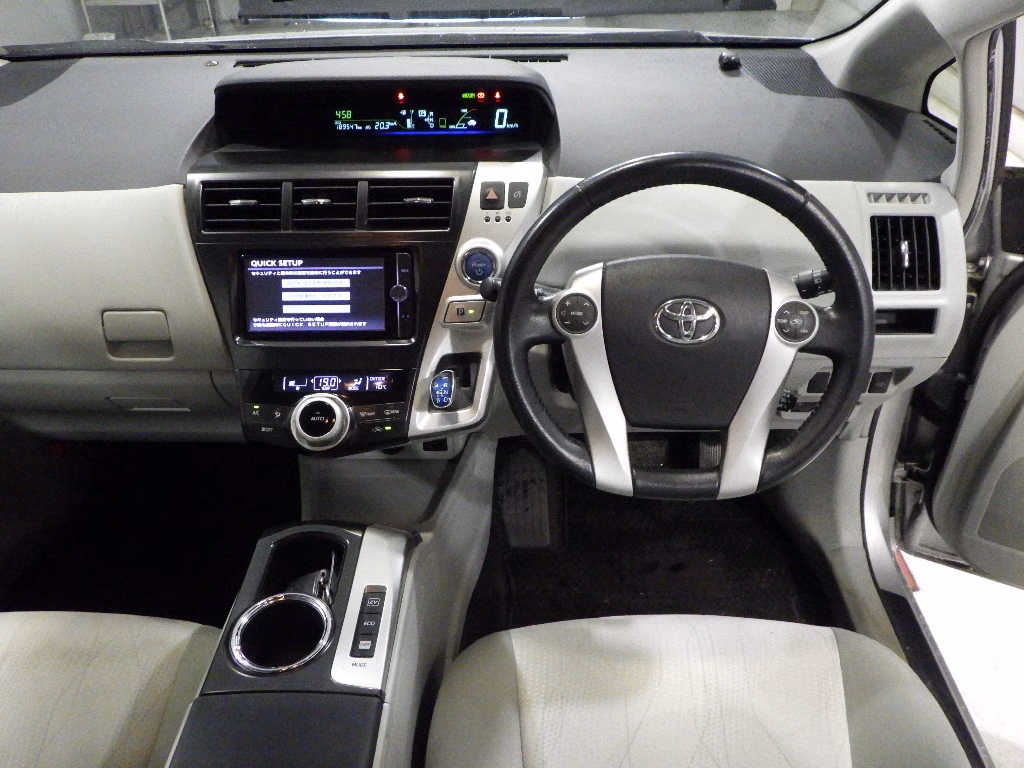 TOYOTA PRIUS ALPHA