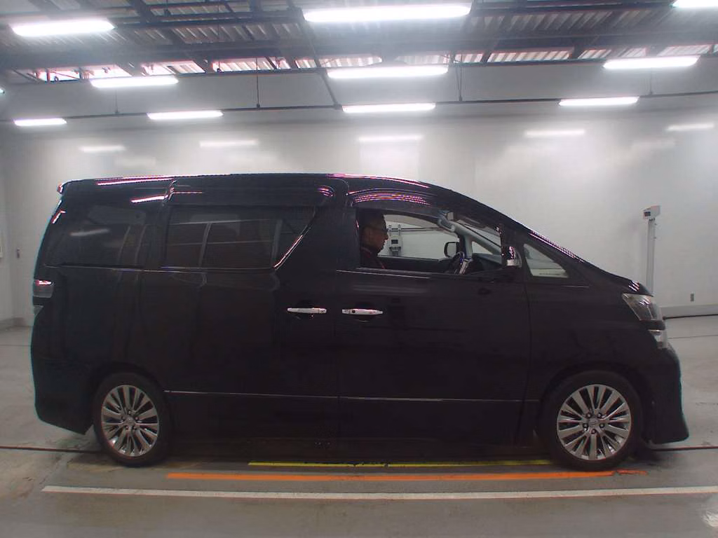 TOYOTA VELLFIRE