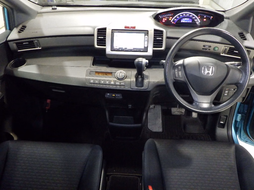 HONDA FREED SPIKE