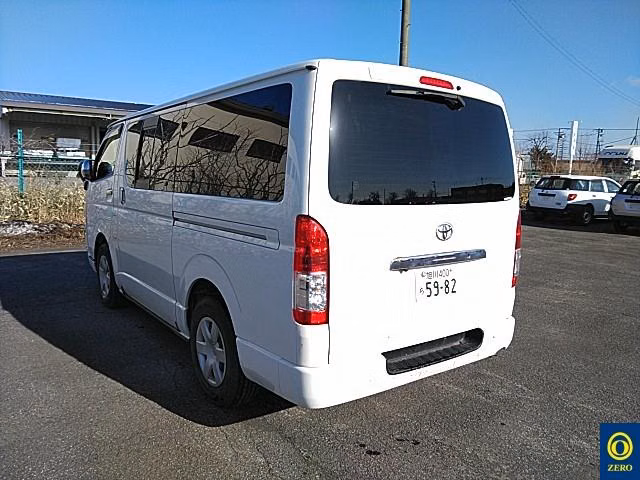 TOYOTA REGIUS ACE