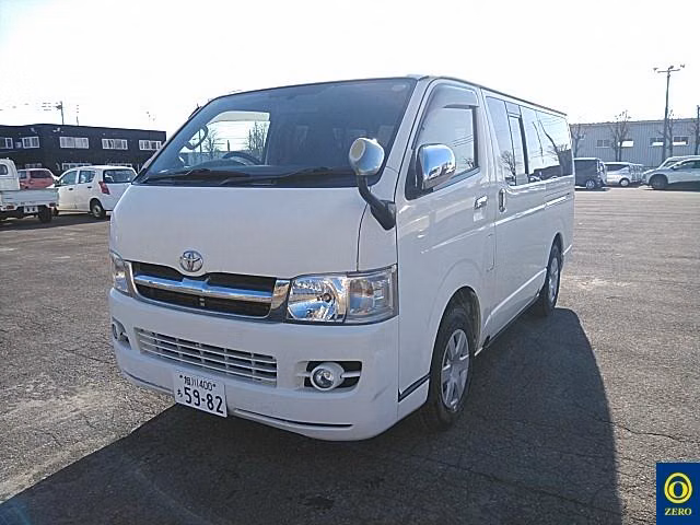 TOYOTA REGIUS ACE