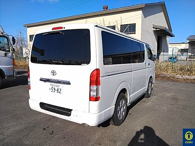TOYOTA REGIUS ACE