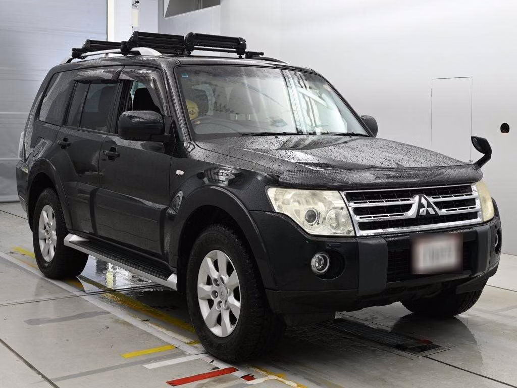 MITSUBISHI PAJERO