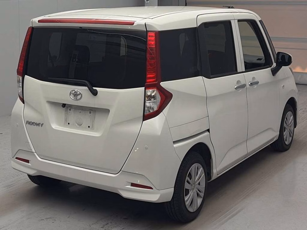 TOYOTA ROOMY