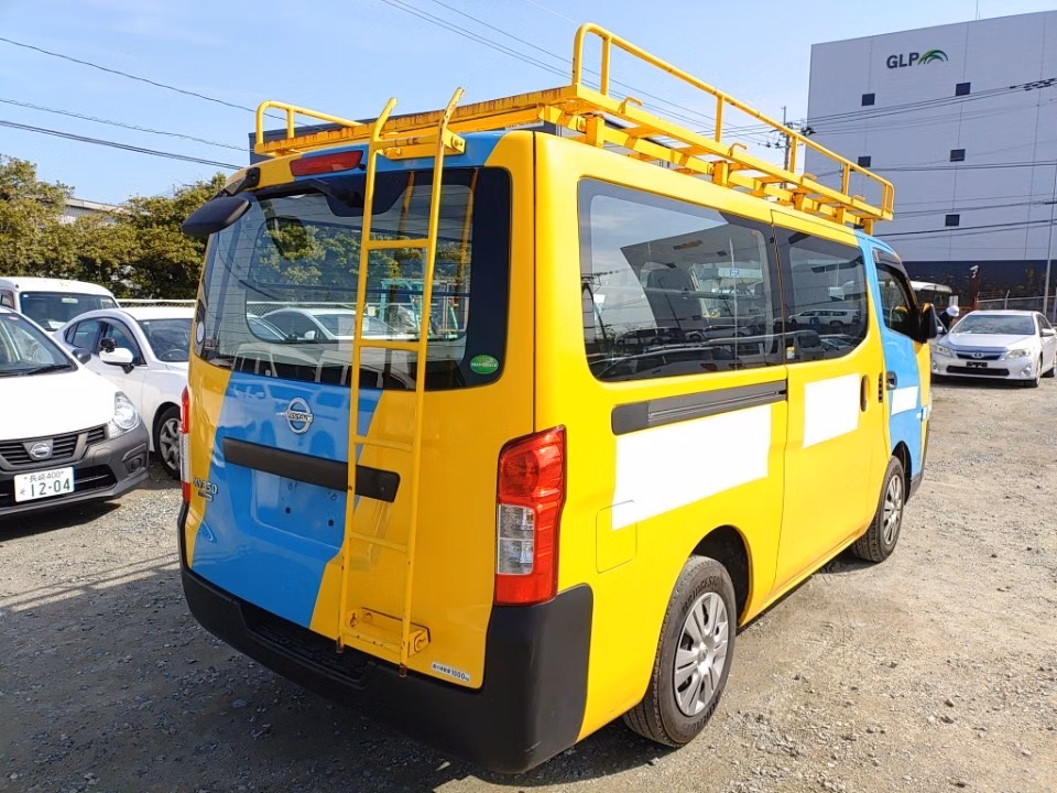 NISSAN NV350 CARAVAN