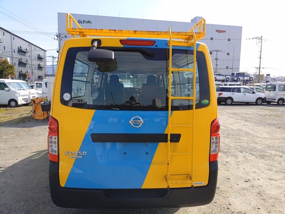 NISSAN NV350 CARAVAN