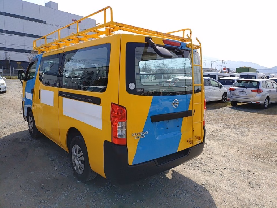 NISSAN NV350 CARAVAN