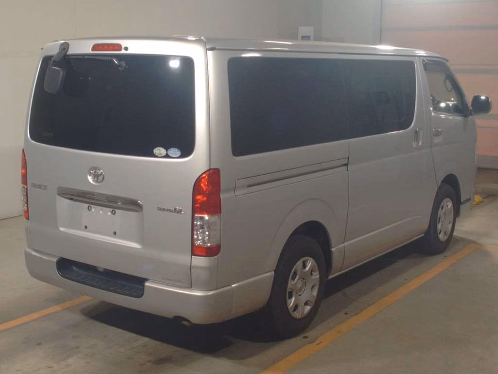 TOYOTA REGIUS ACE