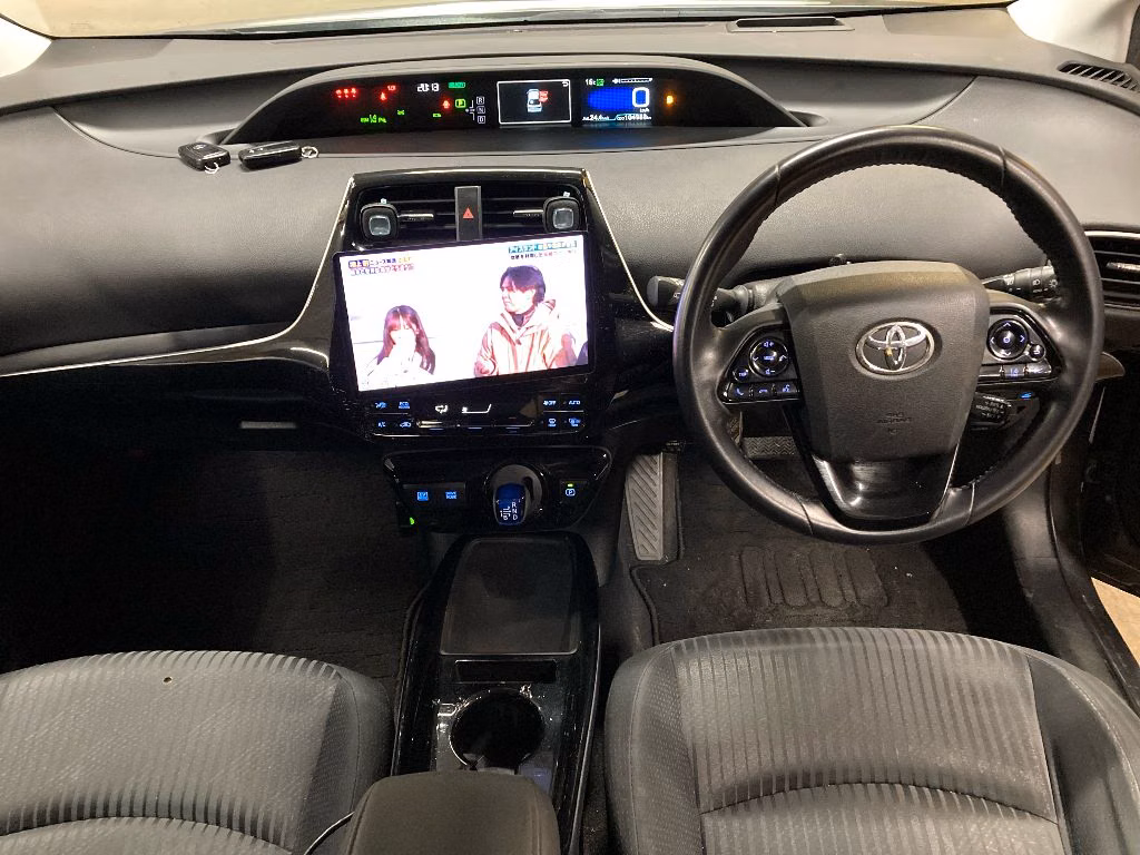 TOYOTA PRIUS