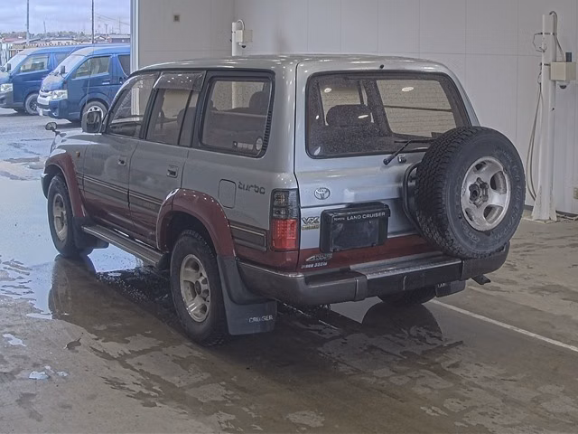 TOYOTA LAND CRUISER