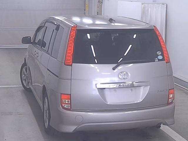 TOYOTA ISIS