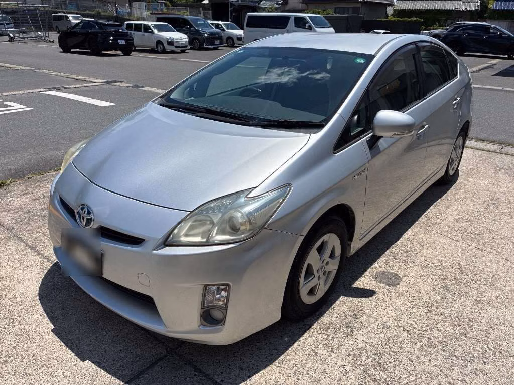 TOYOTA PRIUS