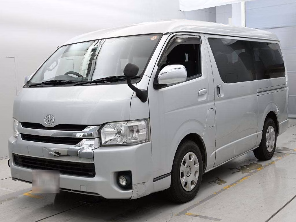 TOYOTA HIACE