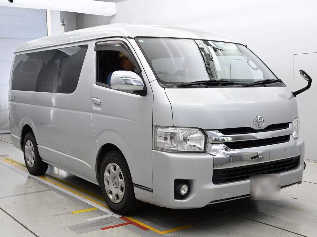 TOYOTA HIACE