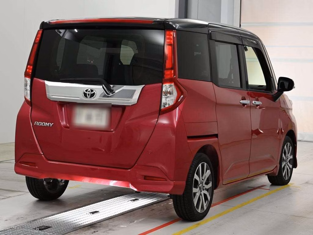 TOYOTA ROOMY