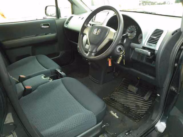 HONDA MOBILIO SPIKE