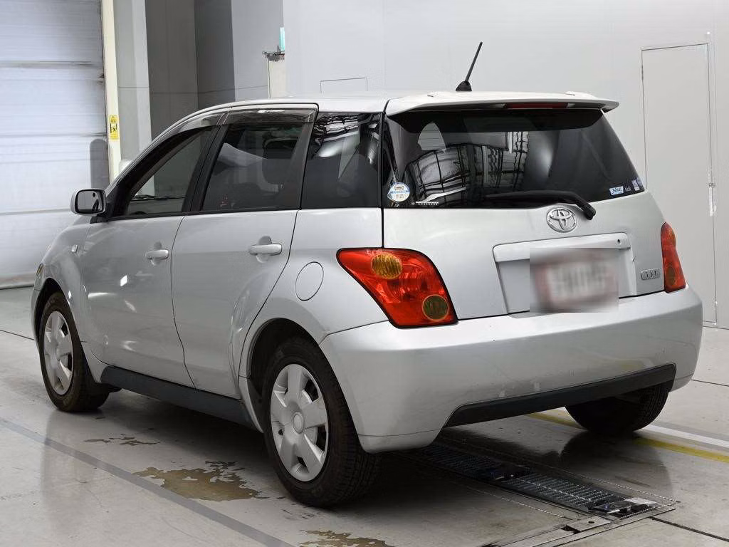 TOYOTA IST