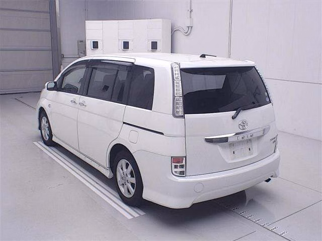 TOYOTA ISIS