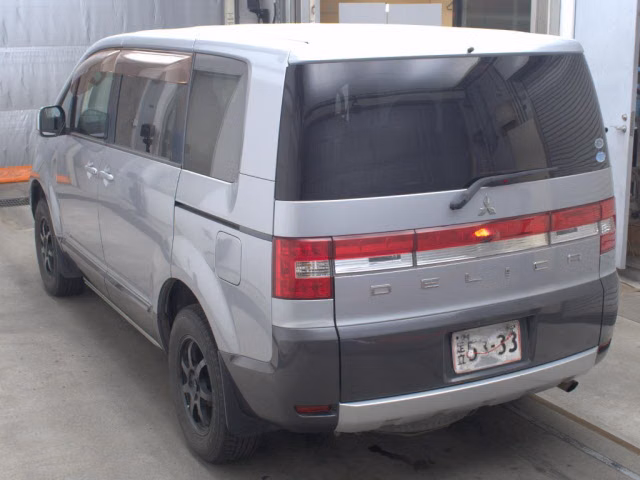 MITSUBISHI DELICA D:5