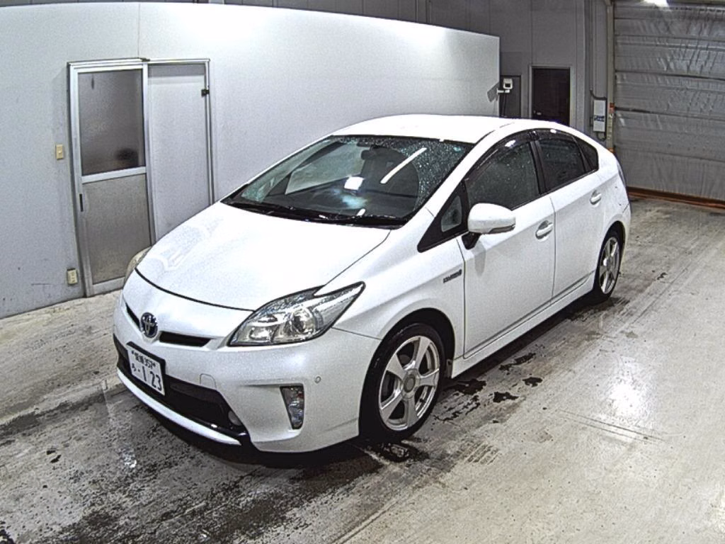 TOYOTA PRIUS