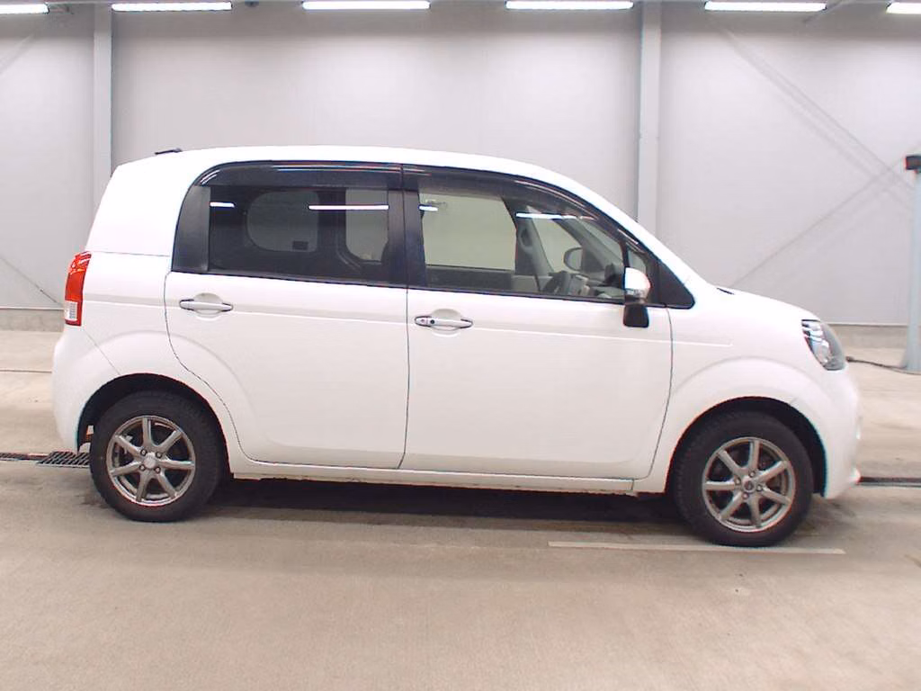 TOYOTA PORTE