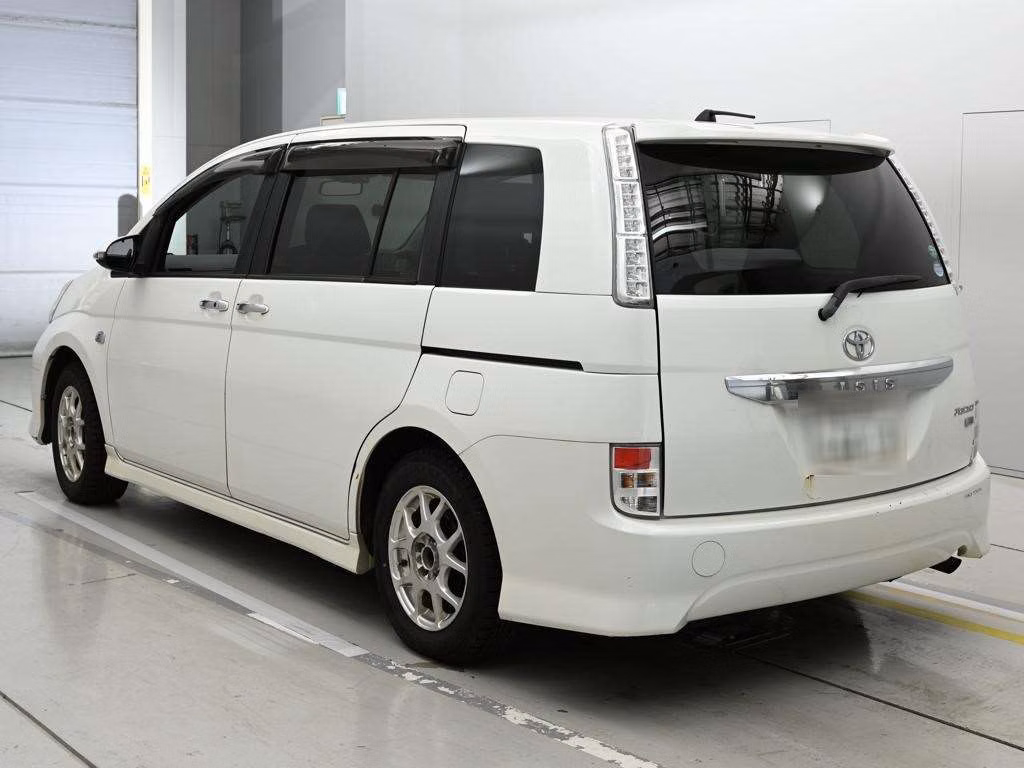 TOYOTA ISIS