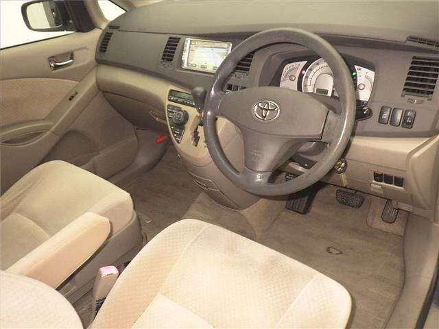 TOYOTA ISIS